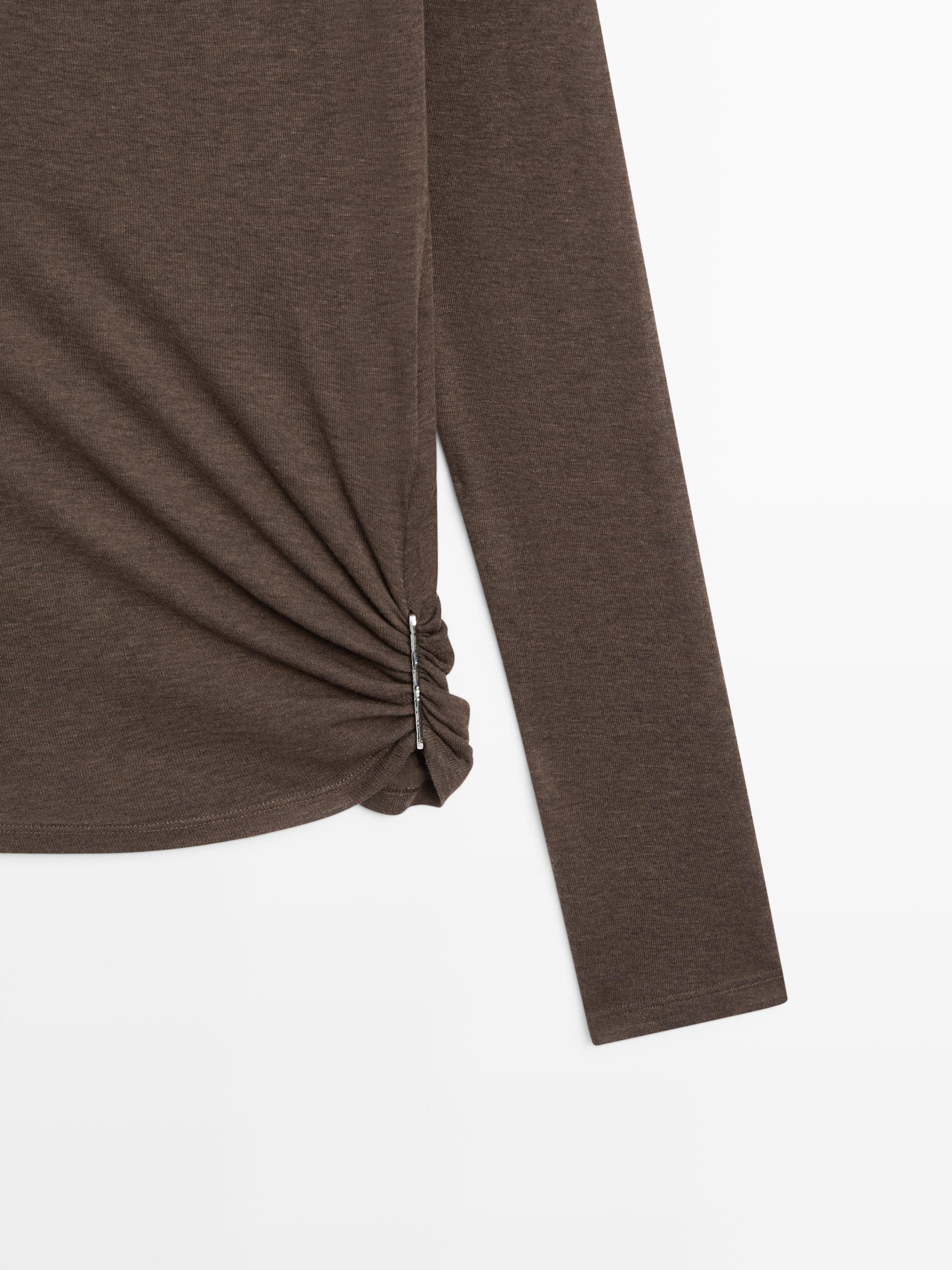 Funnel neck T-shirt